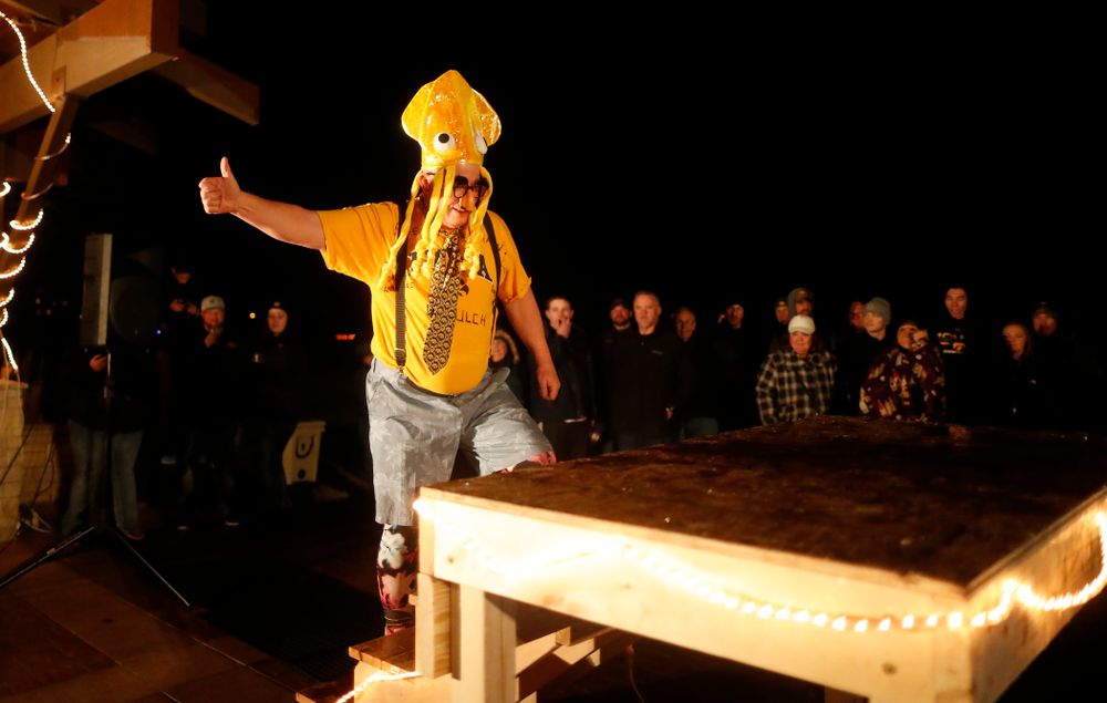 The Hawkeye Wrestling Club Arctic Plunge Saturday, January 27, 2018 at Brown Dear Golf Course in Coralville. (Brian Ray/hawkeyesports.com)