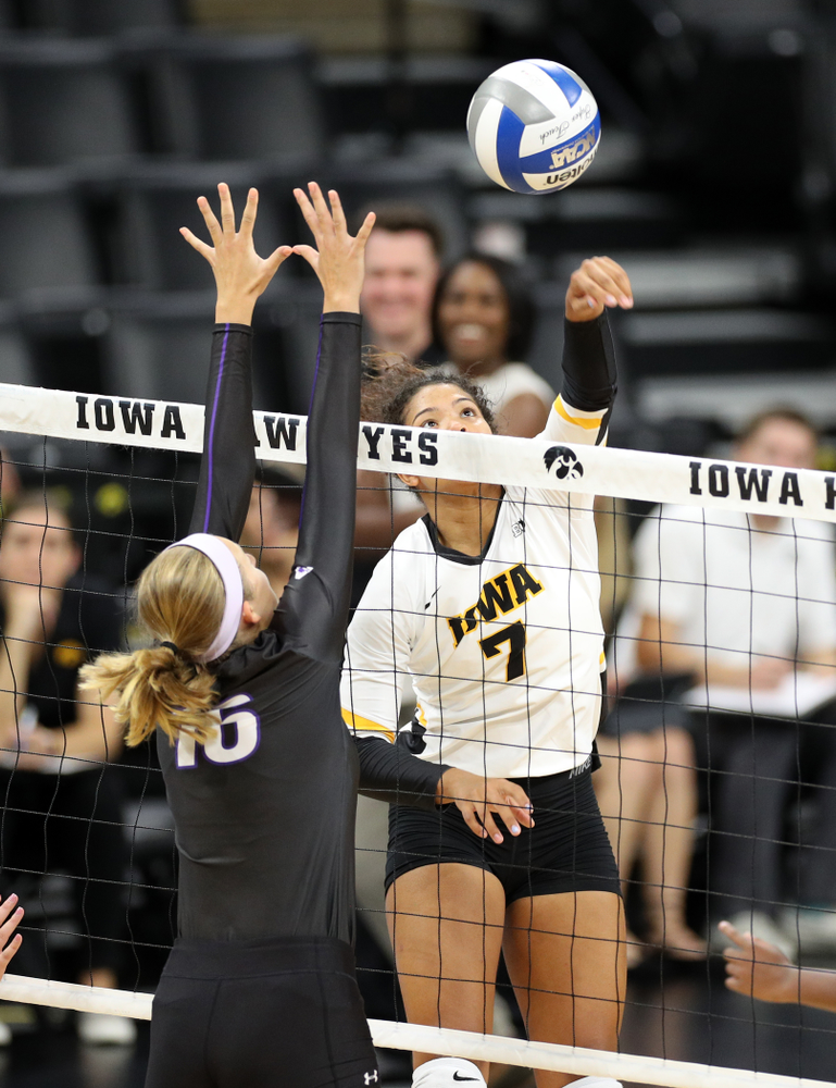 Iowa Hawkeyes setter Brie Orr (7) against Lipscomb Friday, September 20, 2019 at Carver-Hawkeye Arena. (Brian Ray/hawkeyesports.com)