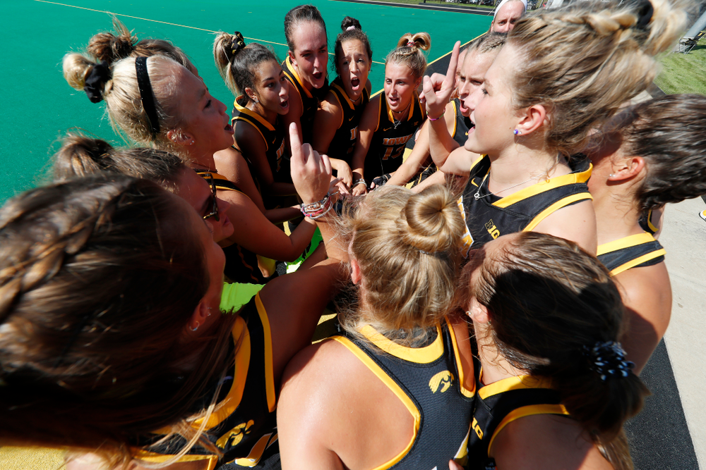 The Iowa Hawkeyes gather before their game against the Penn Quakers Friday, September 14, 2018 at Grant Field. (Brian Ray/hawkeyesports.com)