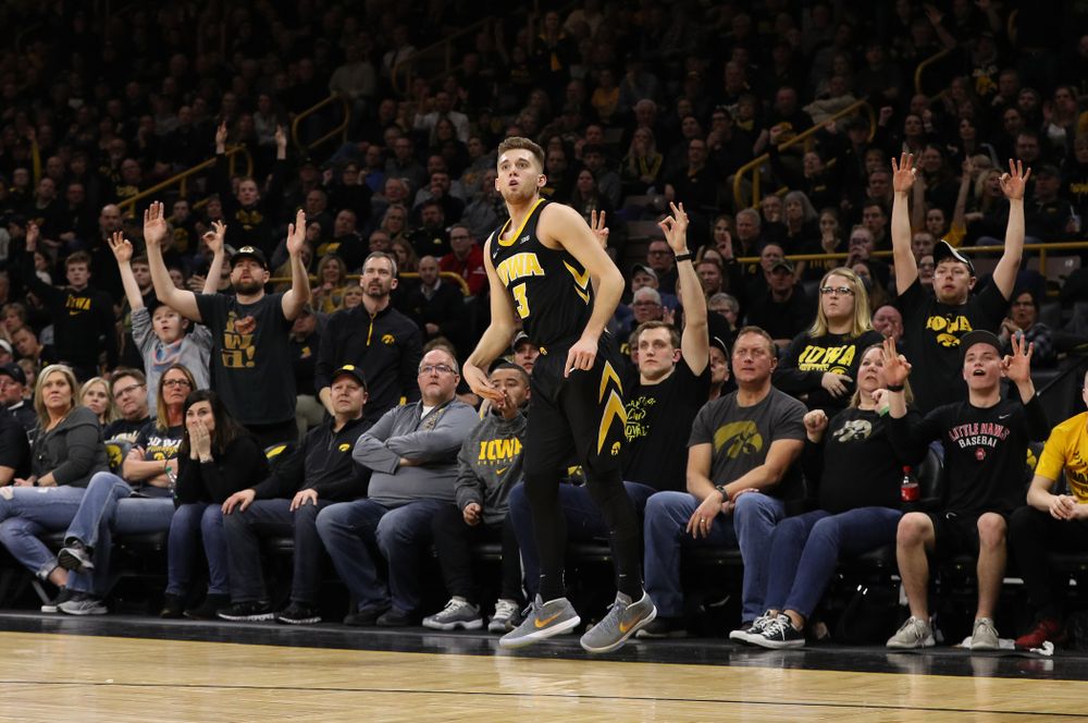 Iowa Hawkeyes guard Jordan Bohannon (3) against the Indiana Hoosiers Friday, February 22, 2019 at Carver-Hawkeye Arena. (Brian Ray/hawkeyesports.com)