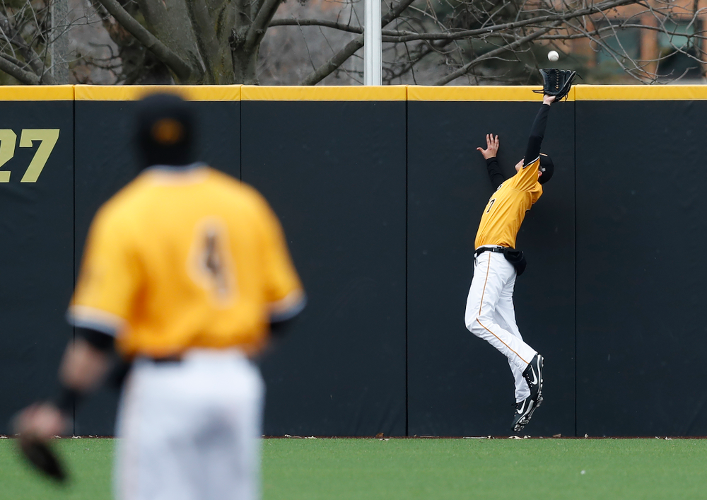 Iowa Hawkeyes pitcher Grant Judkins (7) against the Ohio State Buckeyes Sunday, April 8, 2018 at Duane Banks Field.(Brian Ray/hawkeyesports.com)