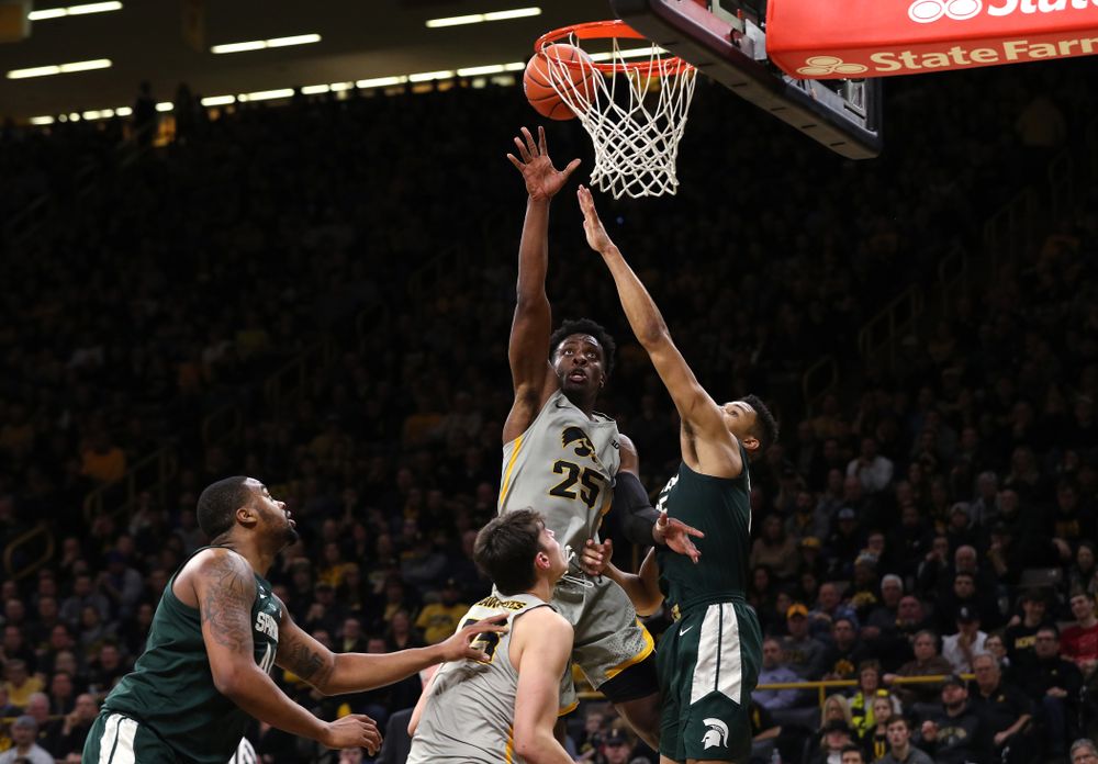 Iowa Hawkeyes forward Tyler Cook (25) against the Michigan State Spartans Thursday, January 24, 2019 at Carver-Hawkeye Arena. (Brian Ray/hawkeyesports.com)