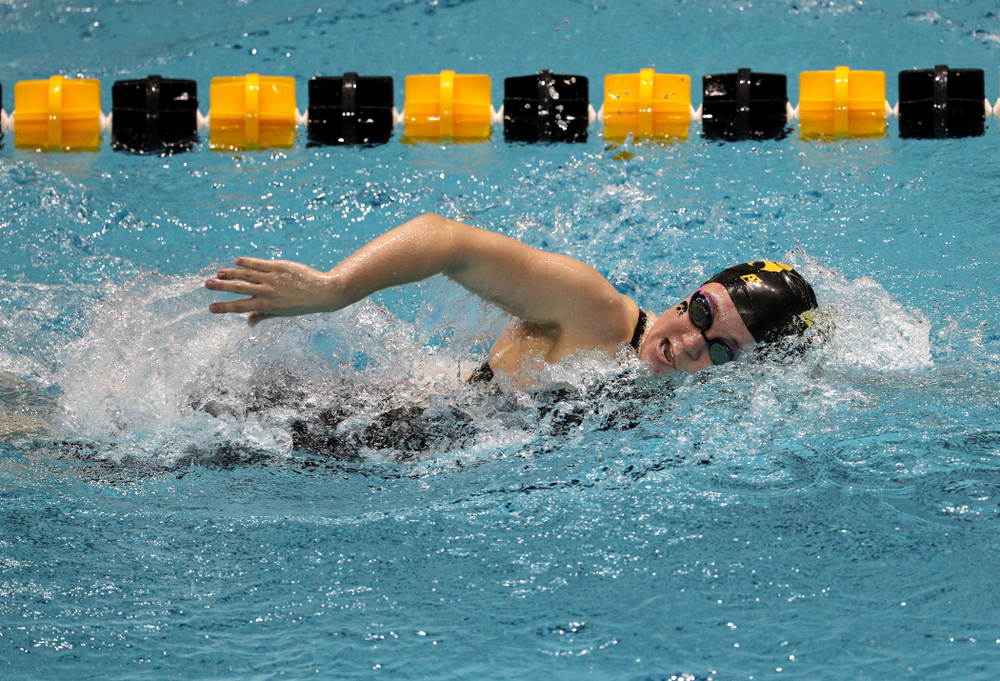 Iowa's Alleyna Thomas swims the 1000-yard freestyle against the Iowa State Cyclones in the Iowa Corn Cy-Hawk Series Friday, December 7, 2018 at at the Campus Recreation and Wellness Center. (Brian Ray/hawkeyesports.com)
