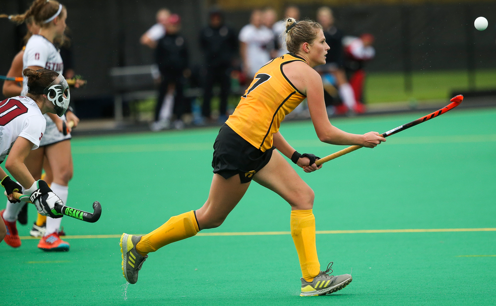 Iowa Hawkeyes midfielder Ellie Holley (7) juggles the ball during a game against Stanford at Grant Field on October 7, 2018. (Tork Mason/hawkeyesports.com)