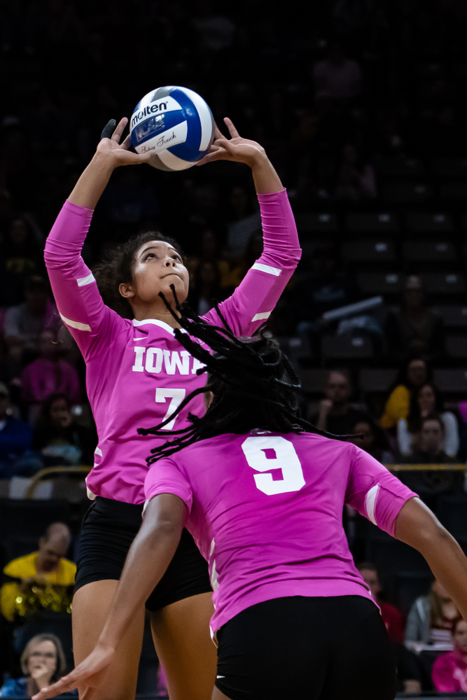 Iowa Hawkeyes setter Gabrielle Orr (7) against the Wisconsin Badgers Saturday, October 6, 2018 at Carver-Hawkeye Arena. (Clem Messerli/Iowa Sports Pictures)