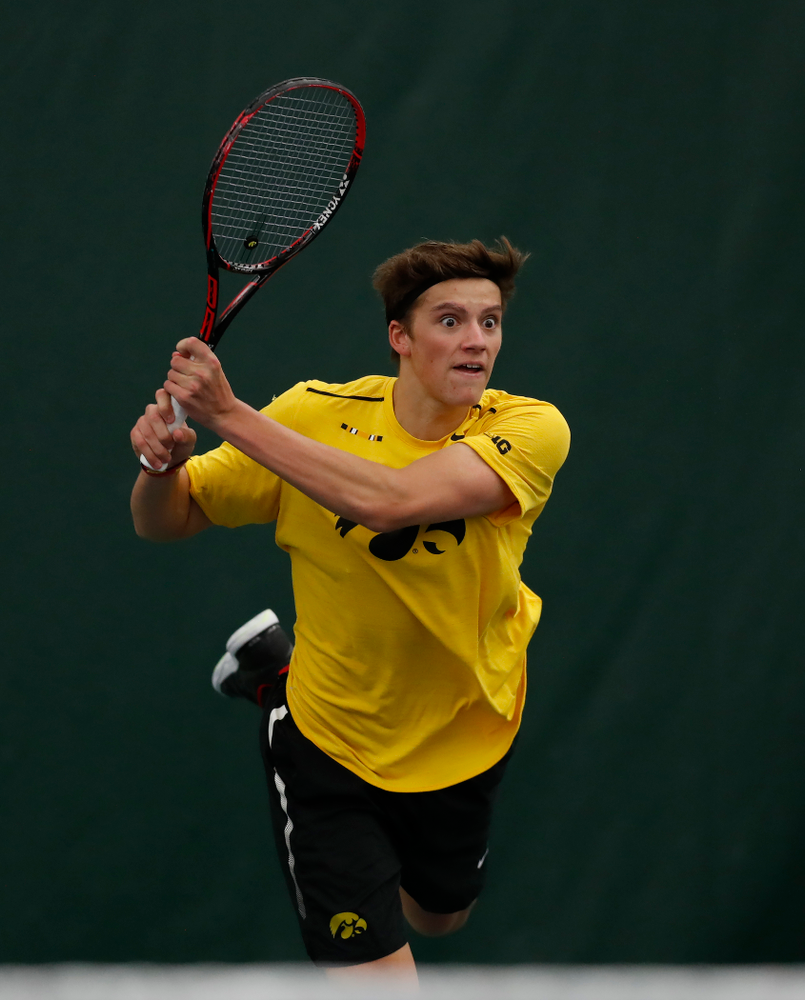 Joe Tyler and Jake Jacoby play a doubles match against the Illinois Fighting Illini Saturday, March 31, 2018 at Hawkeye Tennis and Recreation Center. (Brian Ray/hawkeyesports.com)
