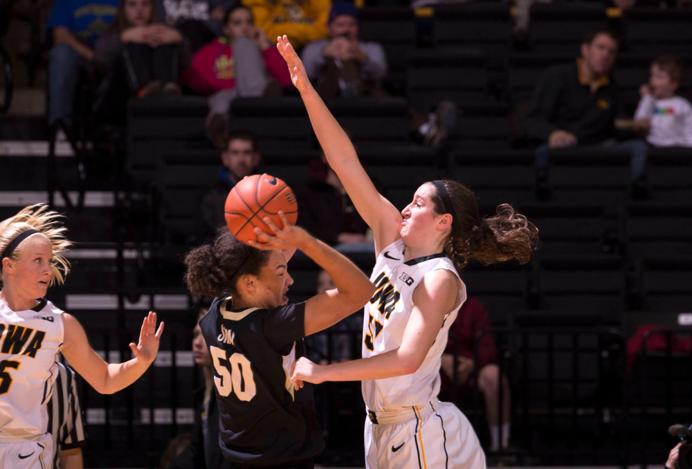 The Iowa Hawkeyes Face The Colorado Buffaloes University Of Iowa