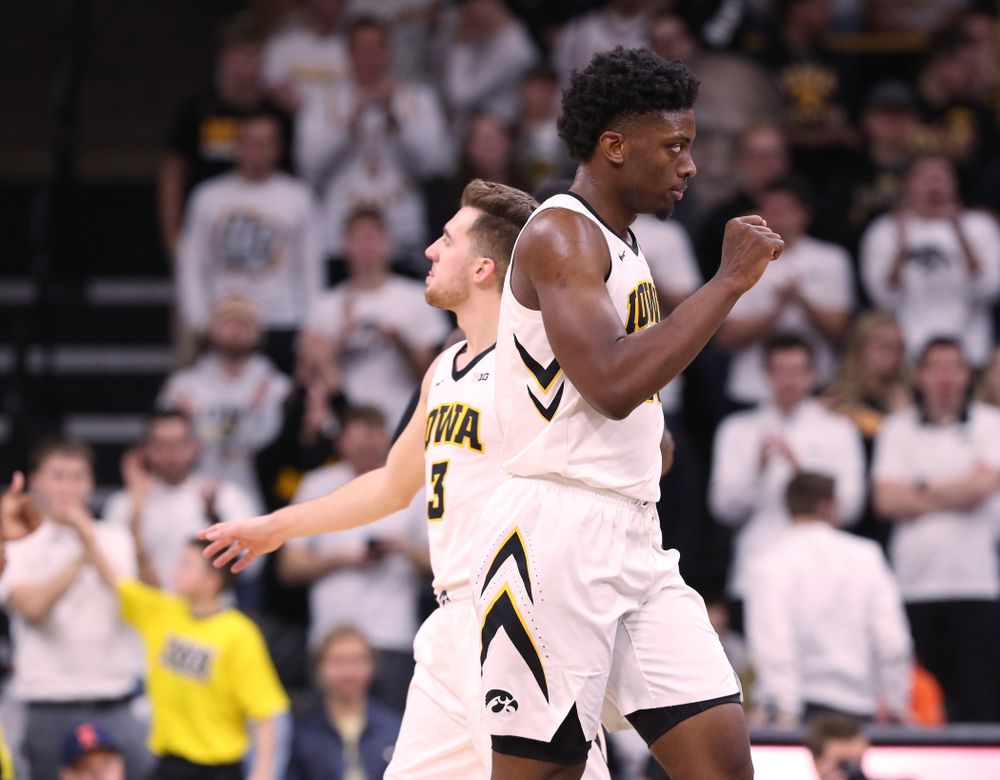 Iowa Hawkeyes forward Tyler Cook (25) against the Illinois Fighting Illini Sunday, January 20, 2019 (Brian Ray/hawkeyesports.com)