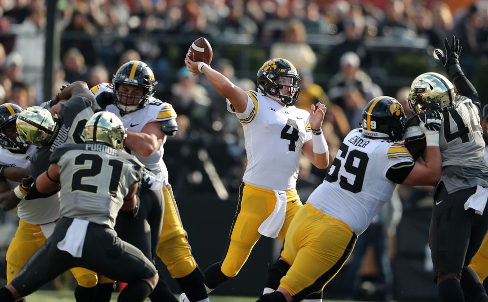 Iowa Hawkeyes quarterback Nate Stanley (4) against the Purdue Boilermakers Saturday, November 3, 2018 Ross Ade Stadium in West Lafayette, Ind. (Brian Ray/hawkeyesports.com)