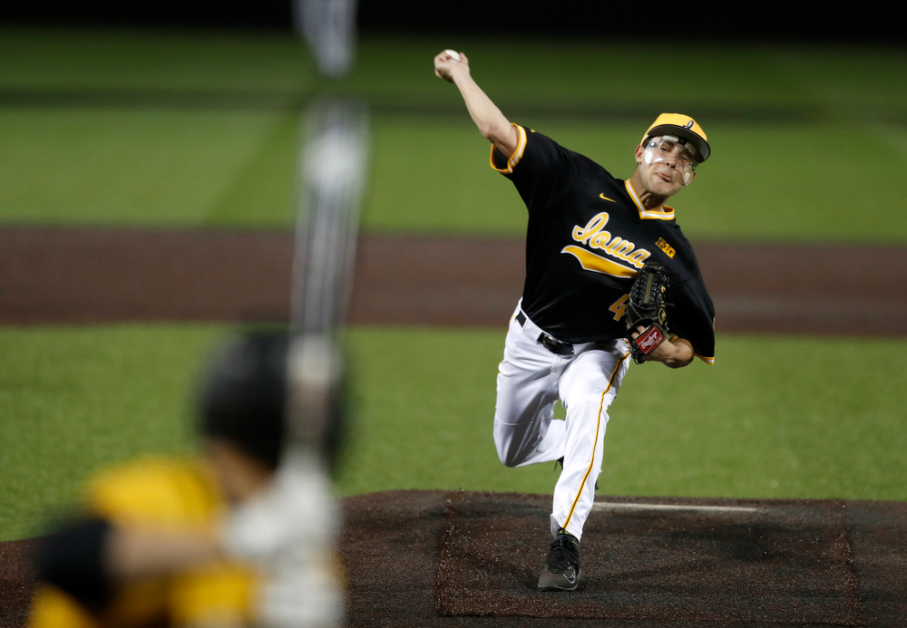 Iowa Hawkeyes pitcher Grant Leonard (43) against Milwaukee Wednesday, April 25, 2018 at Duane Banks Field. (Brian Ray/hawkeyesports.com)