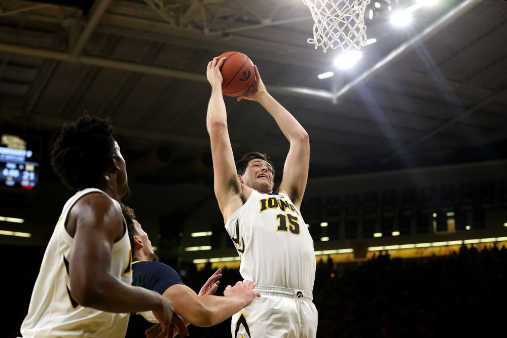 Iowa Hawkeyes forward Ryan Kriener (15) against the Michigan Wolverines Friday, February 1, 2019 at Carver-Hawkeye Arena. (Brian Ray/hawkeyesports.com)