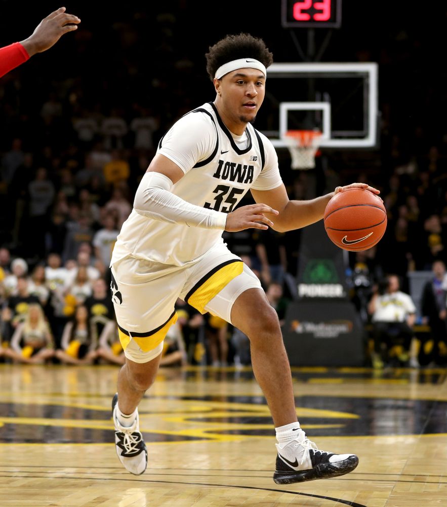 Iowa Hawkeyes forward Cordell Pemsl (35) against the Ohio State Buckeyes Thursday, February 20, 2020 at Carver-Hawkeye Arena. (Brian Ray/hawkeyesports.com)