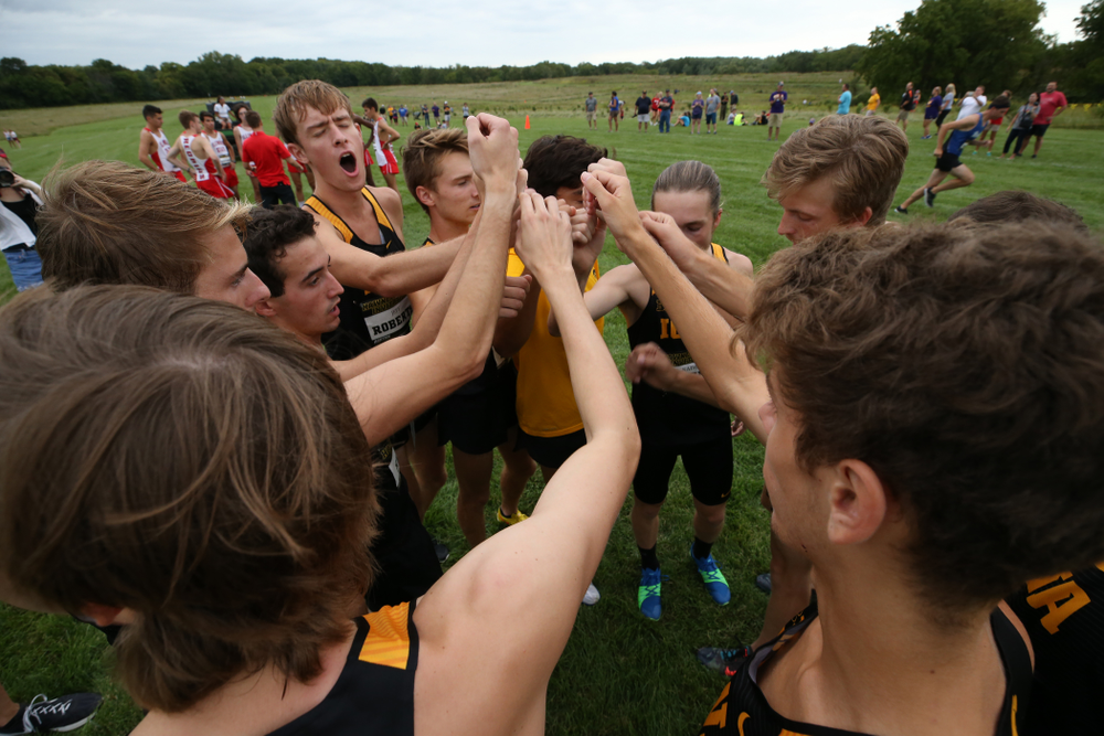 The Iowa Hawkeyes during the Hawkeye Invitational Friday, August 31, 2018 at the Ashton Cross Country Course. (Brian Ray/hawkeyesports.com)