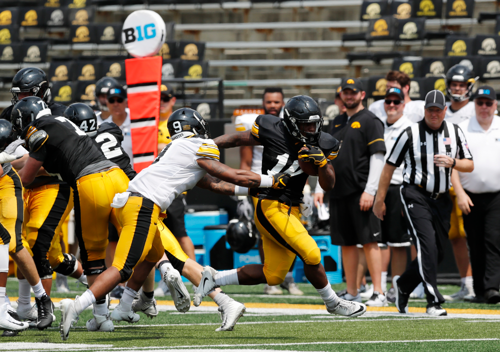 Iowa Hawkeyes running back Mekhi Sargent (10) during Kids Day Saturday, August 11, 2018 at Kinnick Stadium. (Brian Ray/hawkeyesports.com)