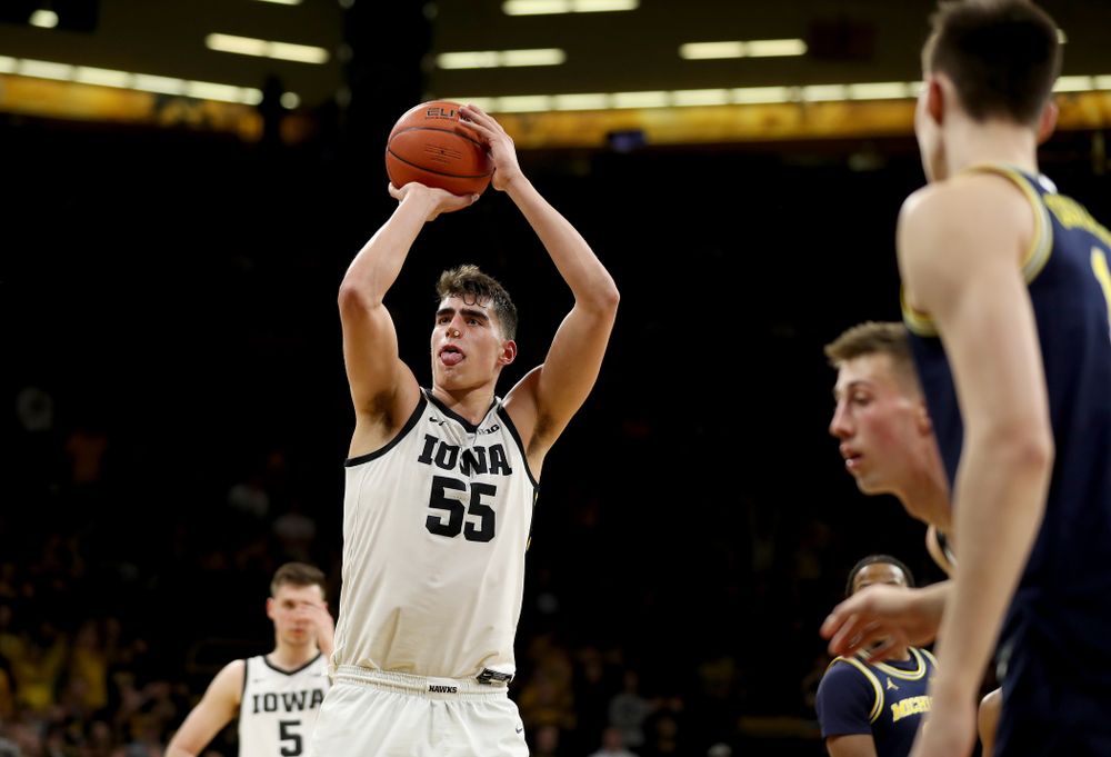 against the Michigan Wolverines Friday, January 17, 2020 at Carver-Hawkeye Arena. (Brian Ray/hawkeyesports.com)