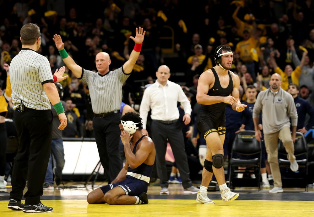 Iowa’s Michael Kemerer wrestles Penn State’s Mark Hall at 174 pounds Friday, January 31, 2020 at Carver-Hawkeye Arena. Kemerer won the match 11-6. (Brian Ray/hawkeyesports.com)