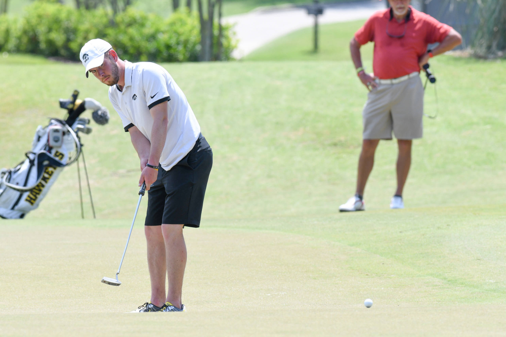 Senior Carson Schaake competes in the first round of the NCAA Men's Golf Regional. (Photo:SE Sports Media/Sideline Sports).