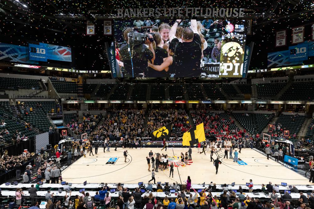 The Iowa Hawkeyes celebrate their victory overthe Maryland Terrapins in the Big Ten Championship Game Sunday, March 10, 2019 at Bankers Life Fieldhouse in Indianapolis, Ind. (Brian Ray/hawkeyesports.com)