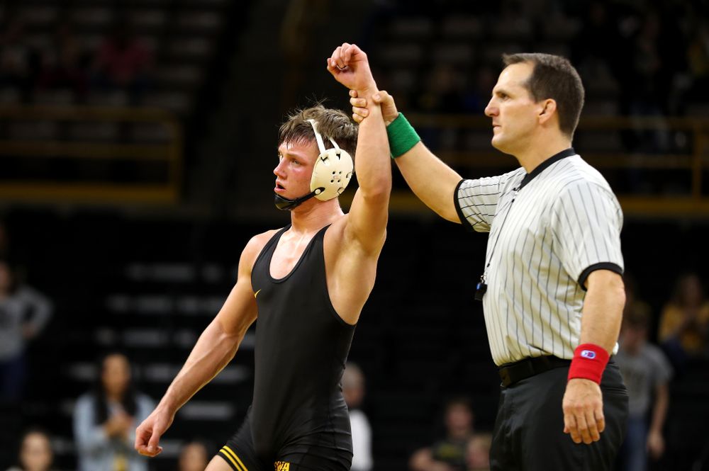 Iowa's Max Murin wrestles Purdue'sNate Limex at 141 pounds Saturday, November 24, 2018 at Carver-Hawkeye Arena. (Brian Ray/hawkeyesports.com)