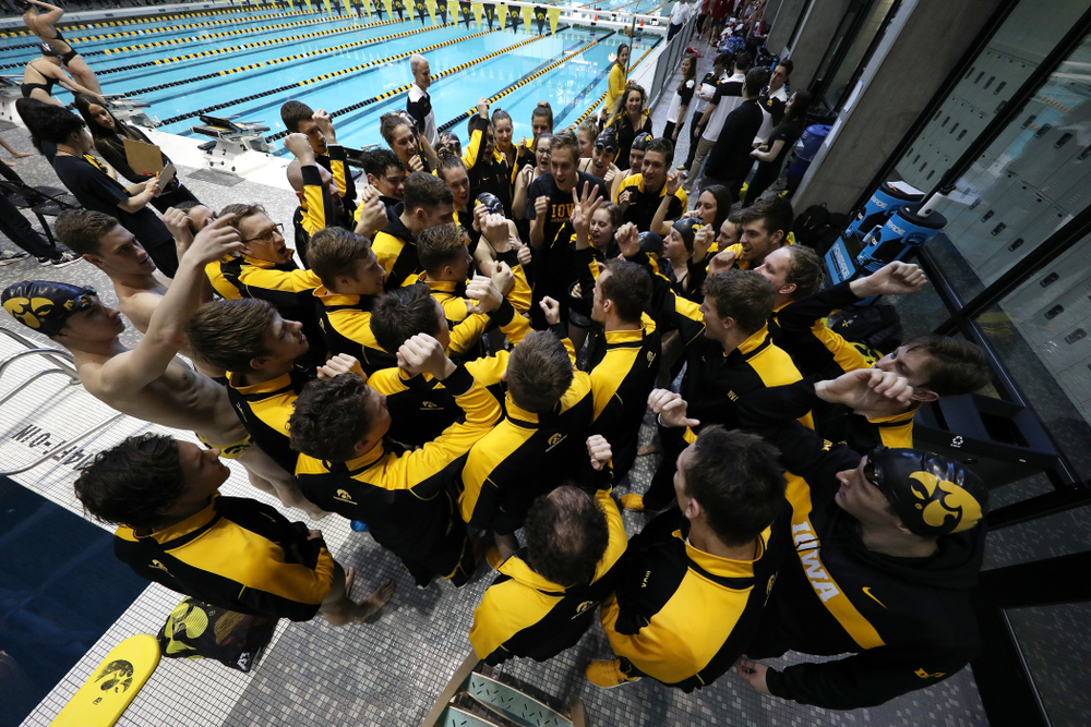 The Iowa Hawkeyes get pumped up before a double dual against Wisconsin and Northwestern Saturday, January 19, 2019 at the Campus Recreation and Wellness Center. (Brian Ray/hawkeyesports.com)