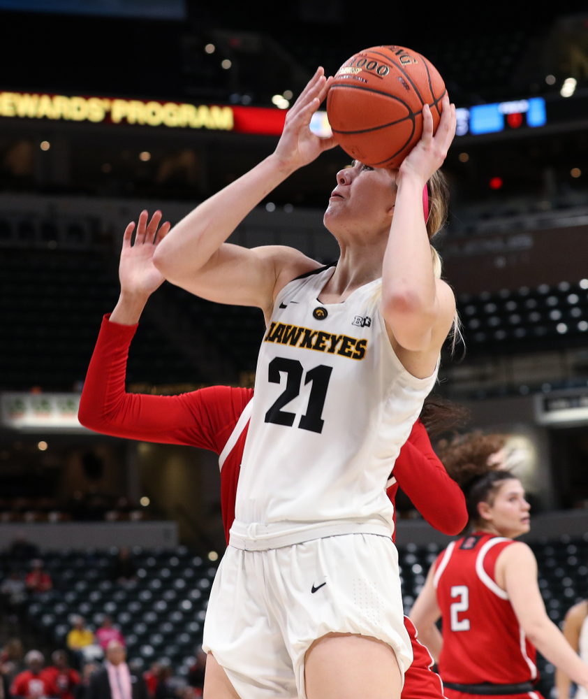 Iowa Hawkeyes forward Hannah Stewart (21) against the Rutgers Scarlet Knights in the semi-finals of the Big Ten Tournament Saturday, March 9, 2019 at Bankers Life Fieldhouse in Indianapolis, Ind. (Brian Ray/hawkeyesports.com)