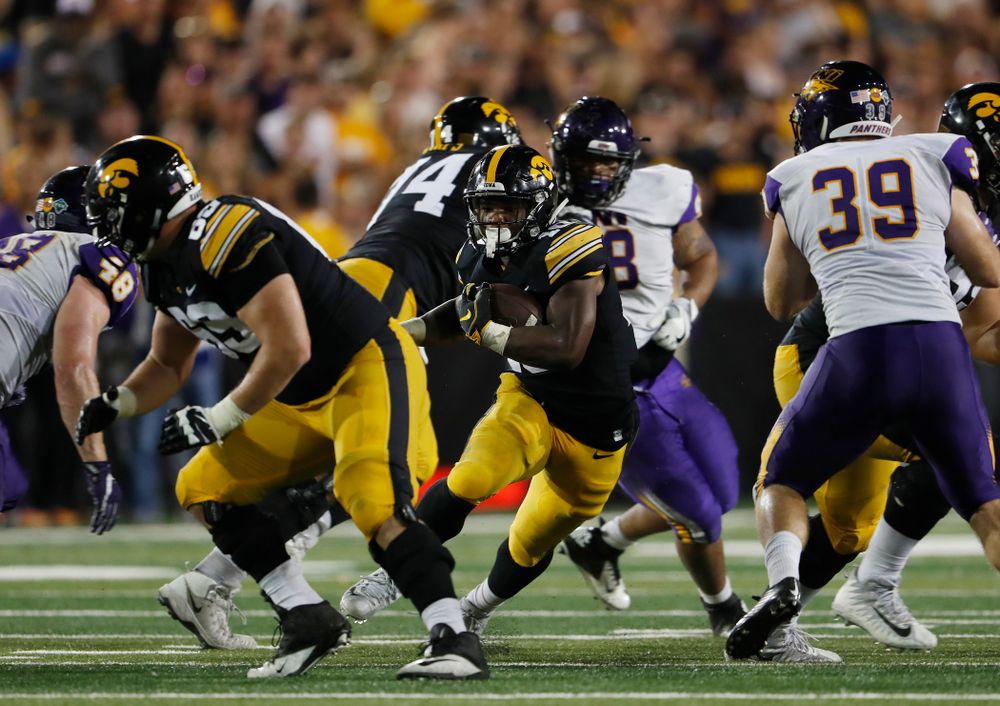 Iowa Hawkeyes running back Mekhi Sargent (10) against the Northern Iowa Panthers Saturday, September 15, 2018 at Kinnick Stadium. (Brian Ray/hawkeyesports.com)