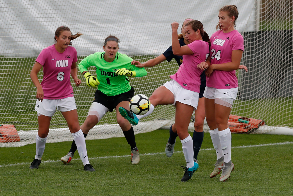 Iowa Hawkeyes Riley Whitaker (5) against Michigan Sunday, October 14, 2018 at the Iowa Soccer Complex. (Brian Ray/hawkeyesports.com)