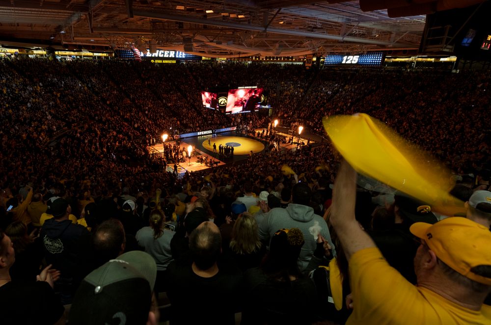 Iowa’s Jacob Warner wrestles Penn State’s Shakur Rasheed at 197 pounds Friday, January 31, 2020 at Carver-Hawkeye Arena. Warner won the match 4-2. (Brian Ray/hawkeyesports.com)