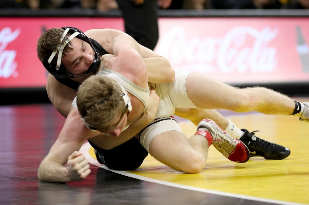 Iowa’s Spencer Lee wrestles Ohio State’s Hunter Lucas at 125 pounds Friday, January 24, 2020 at Carver-Hawkeye Arena. Lee won the match with a 16-3 tech fall. (Brian Ray/hawkeyesports.com)