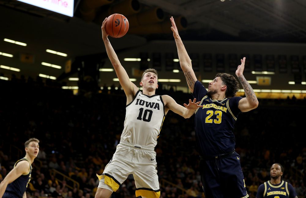 Iowa Hawkeyes guard Joe Wieskamp (10) against the Michigan Wolverines Friday, January 17, 2020 at Carver-Hawkeye Arena. (Brian Ray/hawkeyesports.com)