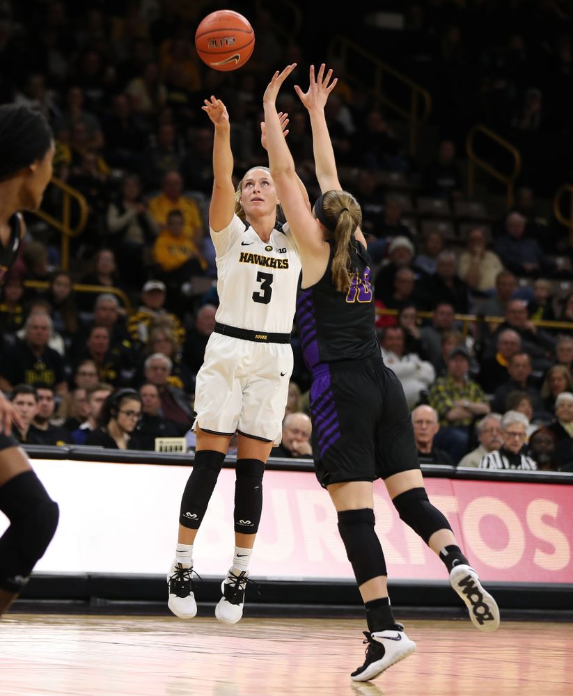 Iowa Hawkeyes guard Makenzie Meyer (3) against the Northern Iowa Panthers in the Hy-Vee Classic Sunday, December 16, 2018 at Carver-Hawkeye Arena. (Brian Ray/hawkeyesports.com)