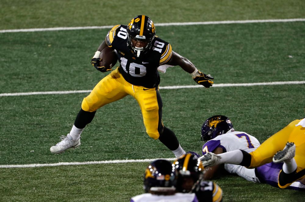Iowa Hawkeyes running back Mekhi Sargent (10) against the Northern Iowa Panthers Saturday, September 15, 2018 at Kinnick Stadium. (Brian Ray/hawkeyesports.com)