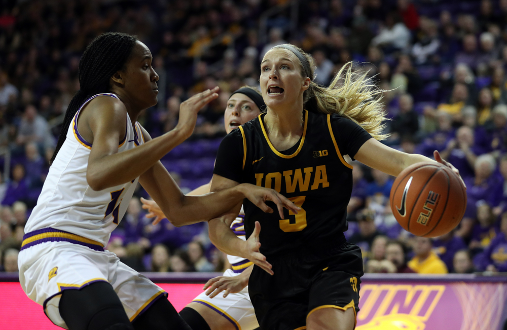 Iowa Hawkeyes guard Makenzie Meyer (3) against Northern Iowa Sunday, November 17, 2019 at the McLeod Center. (Brian Ray/hawkeyesports.com)