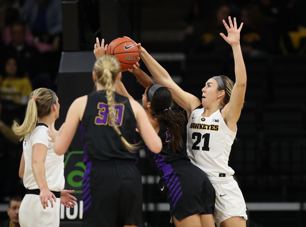 Iowa Hawkeyes forward Hannah Stewart (21) against the Northern Iowa Panthers in the Hy-Vee Classic Sunday, December 16, 2018 at Carver-Hawkeye Arena. (Brian Ray/hawkeyesports.com)