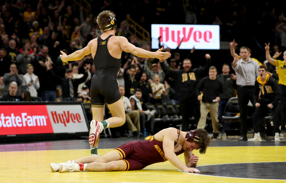 Iowa’s Max Murin wrestles Minnesota’s Mitch McKee at 141 pounds Saturday, February 15, 2020 at Carver-Hawkeye Arena. Murin won the match 6-4. (Brian Ray/hawkeyesports.com)