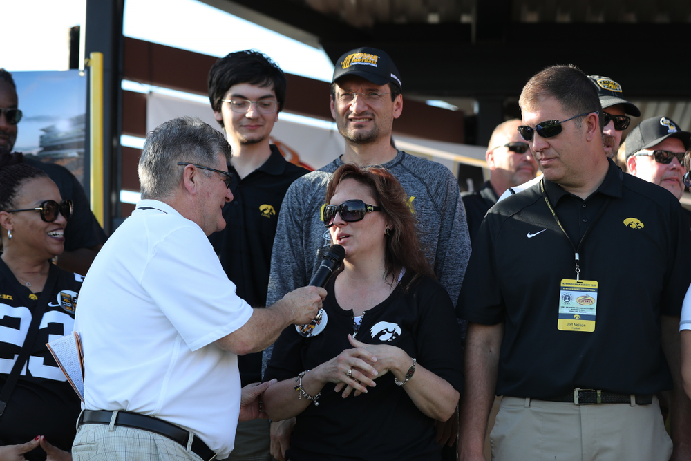 Voice of the Hawkeyes Gary Dolphin introduces the families of several Hawkeye Football Players during the Hawkeye Huddle Monday, December 31, 2018 at Sparkman Wharf in Tampa, FL. (Brian Ray/hawkeyesports.com)