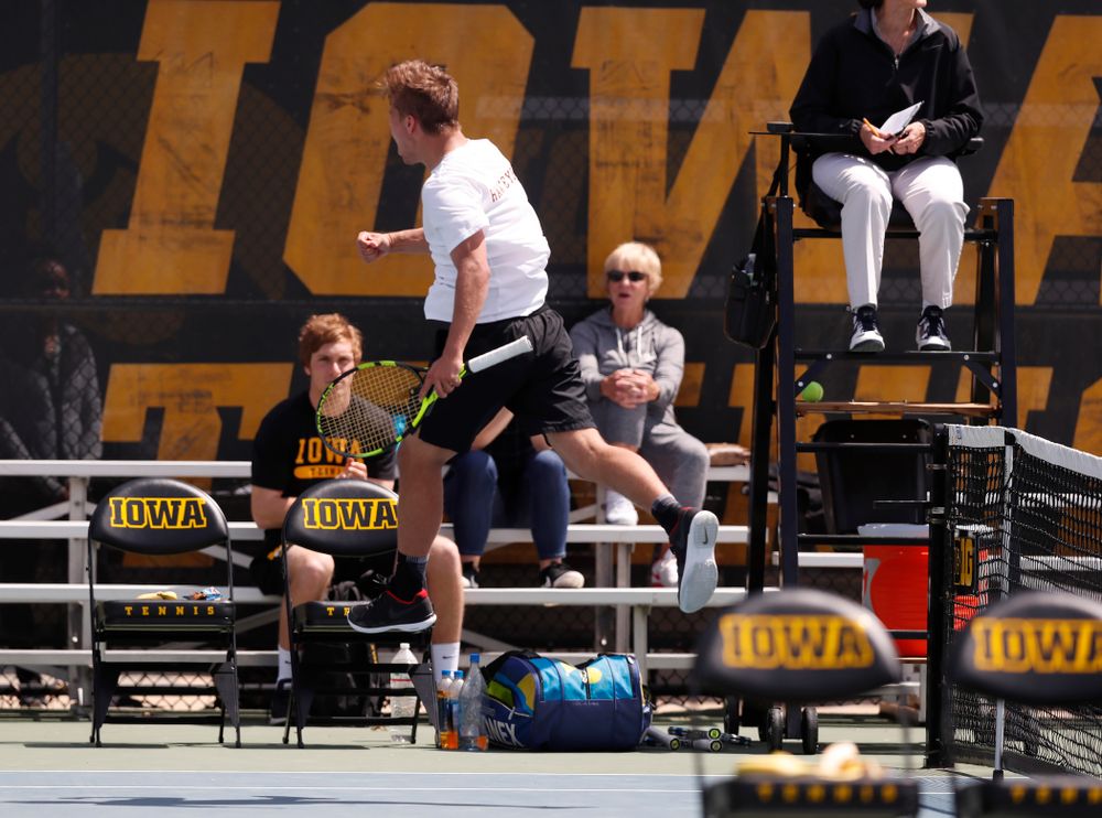 Will Davies against Northwestern in the first round of the 2018 Big Ten Men's Tennis Tournament Thursday, April 26, 2018 at the Hawkeye Tennis and Recreation Complex. (Brian Ray/hawkeyesports.com)