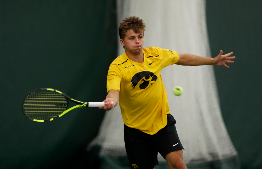 Will Davies against the Illinois Fighting Illini Saturday, March 31, 2018 at Hawkeye Tennis and Recreation Center. (Brian Ray/hawkeyesports.com)