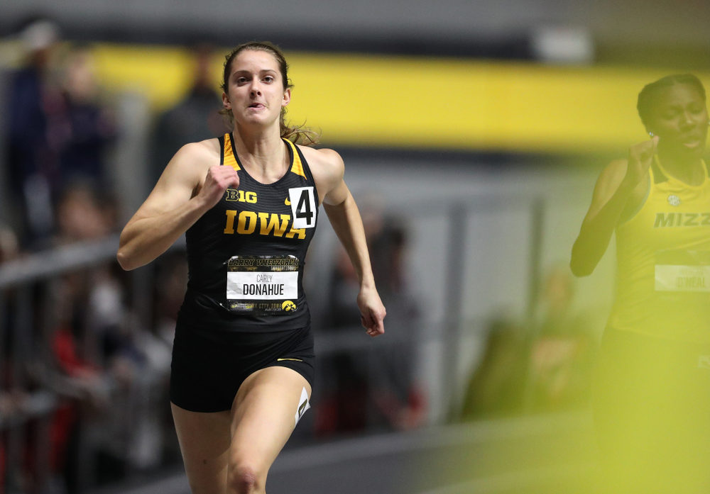 Iowa's Carly Donahue runs the 200-meters during the 2019 Larry Wieczorek Invitational Friday, January 18, 2019 at the Hawkeye Tennis and Recreation Center. (Brian Ray/hawkeyesports.com)