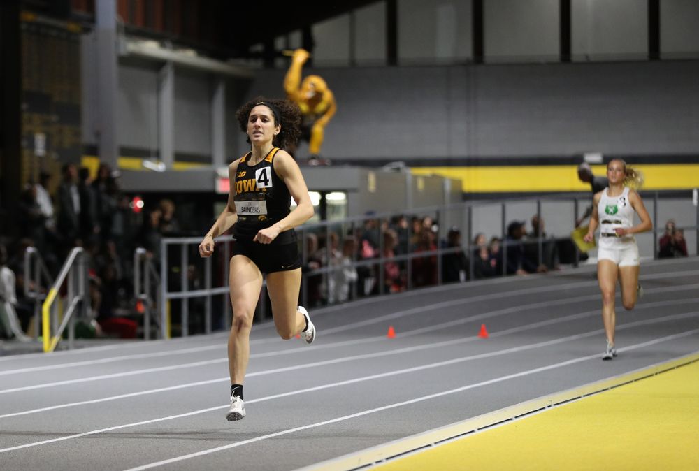 Iowa's Tia Saunders runs the 600 meter premier during the 2019 Larry Wieczorek Invitational Friday, January 18, 2019 at the Hawkeye Tennis and Recreation Center. (Brian Ray/hawkeyesports.com)