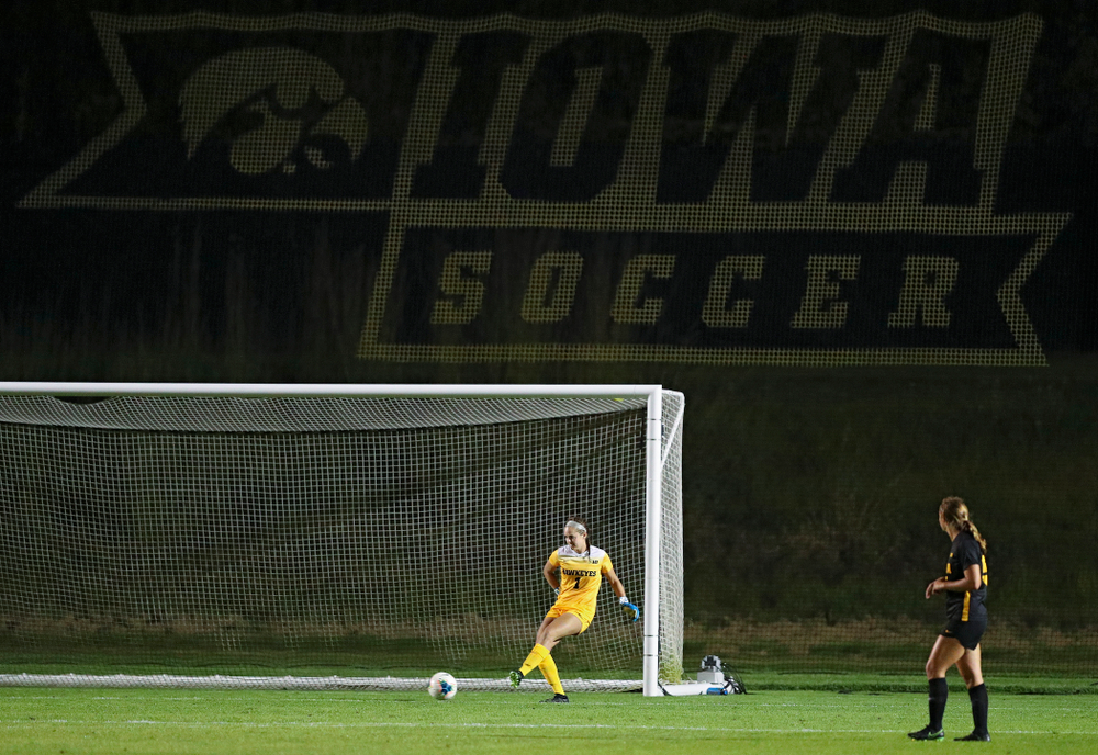 Iowa goalkeeper Claire Graves (1) passes the ball during the second half of their match against Western Michigan at the Iowa Soccer Complex in Iowa City on Thursday, Aug 22, 2019. (Stephen Mally/hawkeyesports.com)