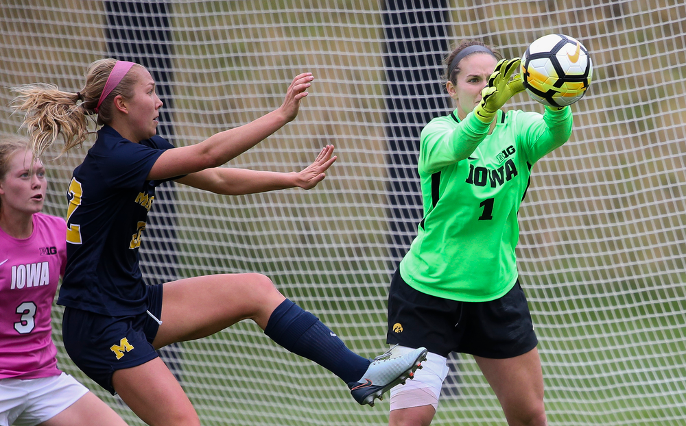 Iowa Hawkeyes goalkeeper Claire Graves (1) makes a save during a game against Michigan at the Iowa Soccer Complex on October 14, 2018. (Tork Mason/hawkeyesports.com)