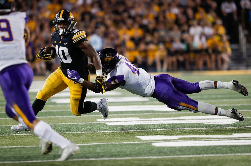 Iowa Hawkeyes running back Mekhi Sargent (10) runs the ball during a game against Northern Iowa at Kinnick Stadium on September 15, 2018. (Tork Mason/hawkeyesports.com)