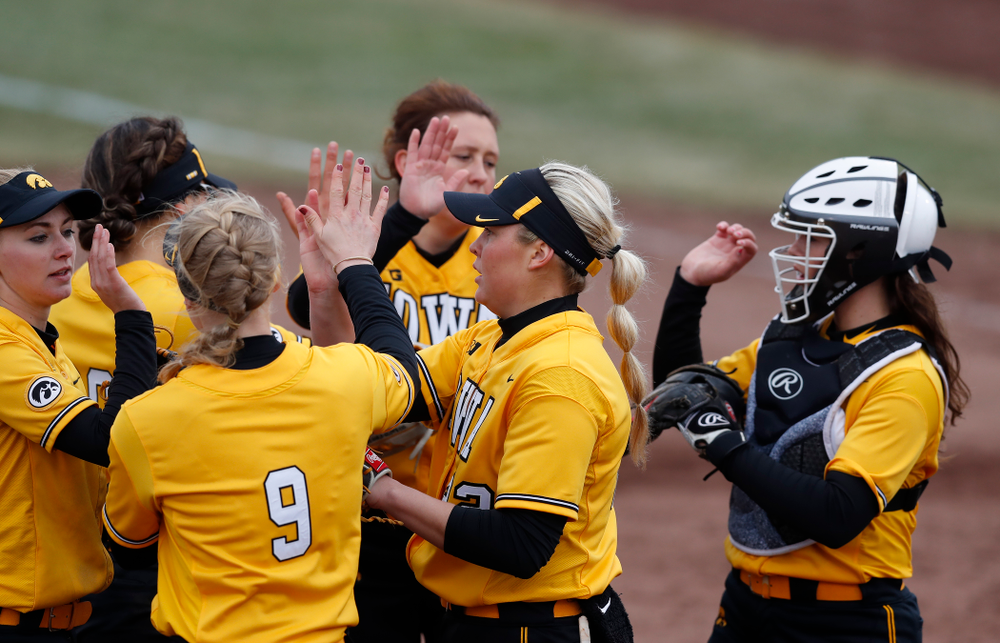 Iowa Hawkeyes starting pitcher/relief pitcher Kenzie Ihle (22) against UW Green Bay Tuesday, March 27, 2018 at Bob Pearl Field. (Brian Ray/hawkeyesports.com)