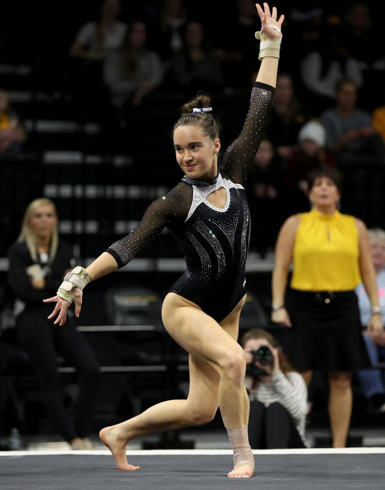 Iowa’s Allie Gilchrist competes on the floor against Michigan State Saturday, February 1, 2020 at Carver-Hawkeye Arena. (Brian Ray/hawkeyesports.com)