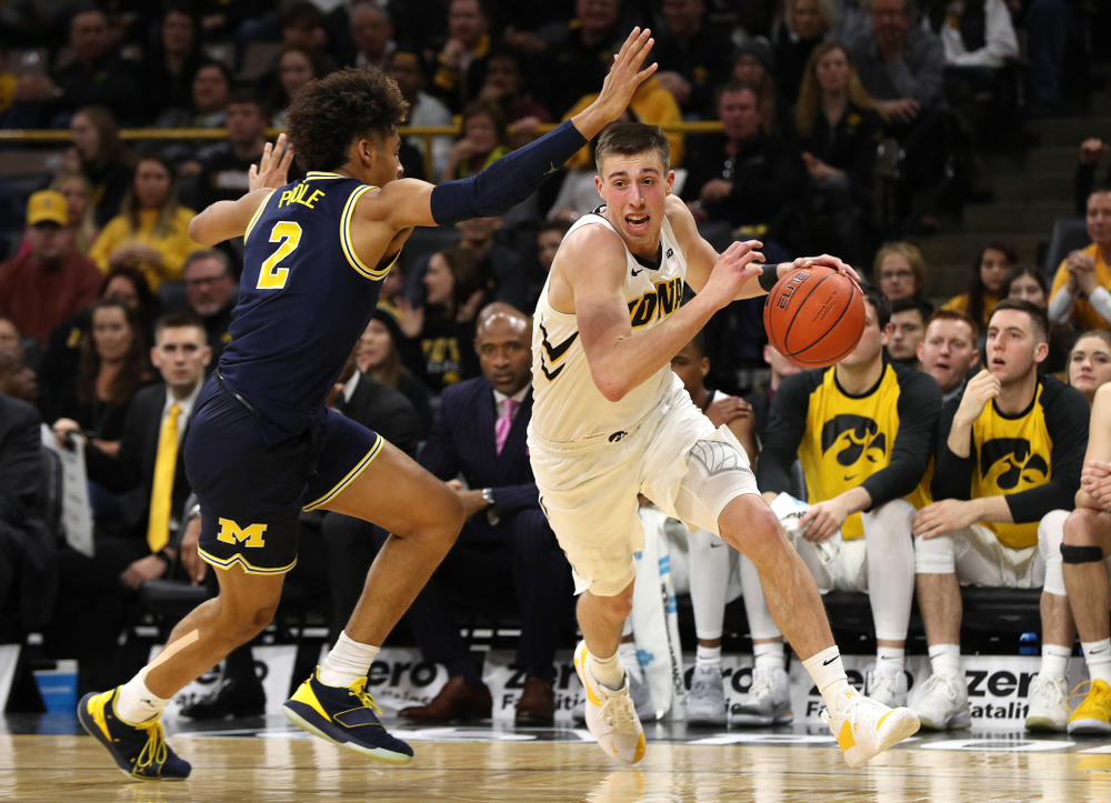 Iowa Hawkeyes guard Joe Wieskamp (10) against the Michigan Wolverines Friday, February 1, 2019 at Carver-Hawkeye Arena. (Brian Ray/hawkeyesports.com)