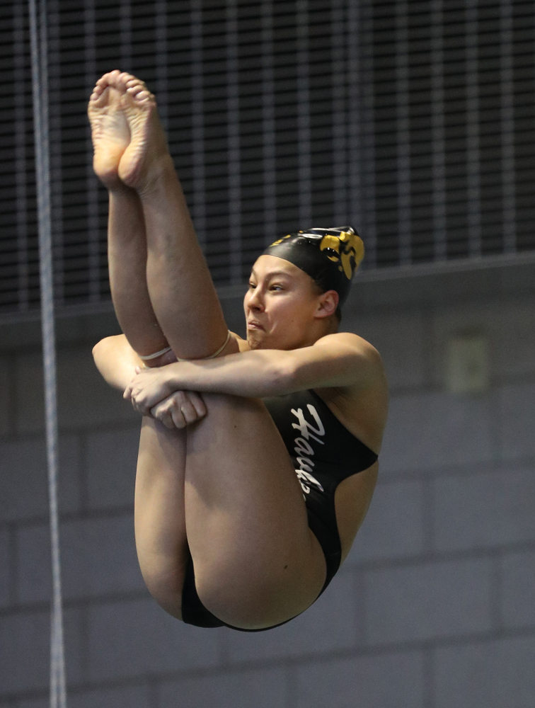 Iowa's Jolynn Harris competes on the 3 meter springboard during a double dual against Wisconsin and Northwestern Saturday, January 19, 2019 at the Campus Recreation and Wellness Center. (Brian Ray/hawkeyesports.com)
