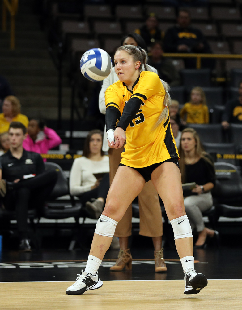 Iowa Hawkeyes defensive specialist Maddie Slagle (15) against the Rutgers Scarlet Knights Saturday, November 2, 2019 at Carver-Hawkeye Arena. (Brian Ray/hawkeyesports.com)