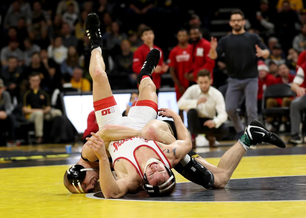 Iowa’s Kaleb Young wrestles Nebraska’s Peyton Rob at 157 pounds Saturday, January 18, 2020 at Carver-Hawkeye Arena. Young won the match 6-4. (Brian Ray/hawkeyesports.com)