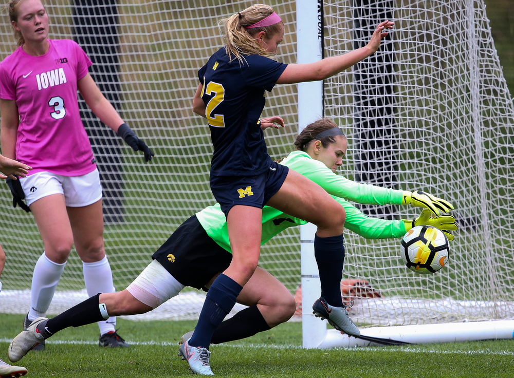 Iowa Hawkeyes goalkeeper Claire Graves (1) makes a save during a game against Michigan at the Iowa Soccer Complex on October 14, 2018. (Tork Mason/hawkeyesports.com)